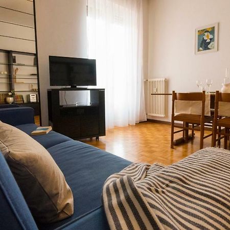 Joivy Welcoming 1Br Apt Next To Villa Olmo 코모 외부 사진