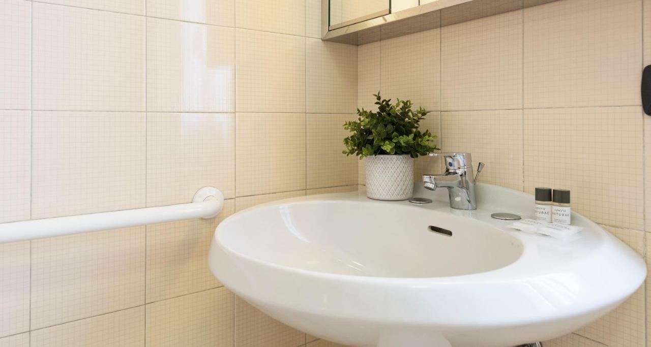 Joivy Welcoming 1Br Apt Next To Villa Olmo 코모 외부 사진